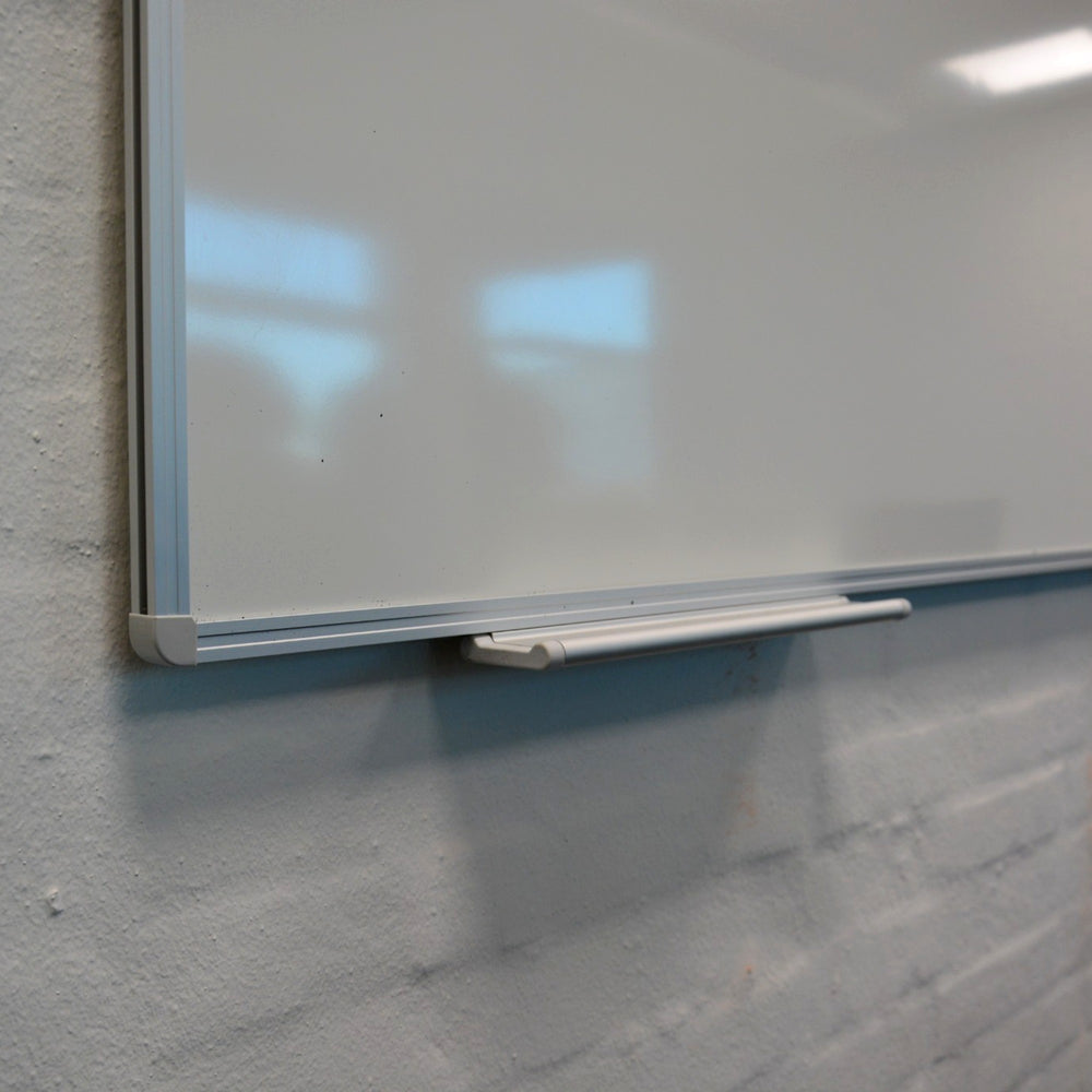 Whiteboard med aluramme og keramisk overflade - op til 500 cm